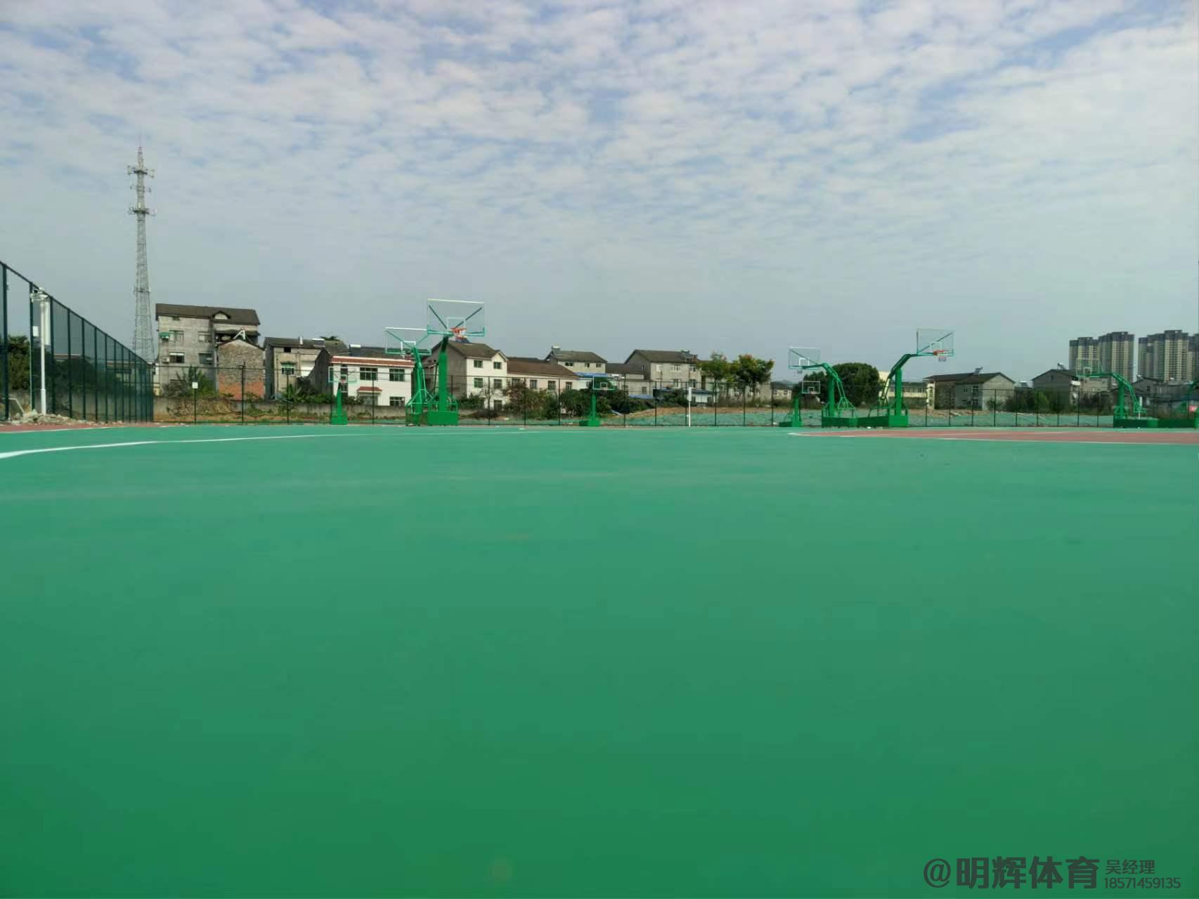 泉州硬地丙烯酸球场的优缺点